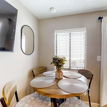 Plantation East 2205-2
